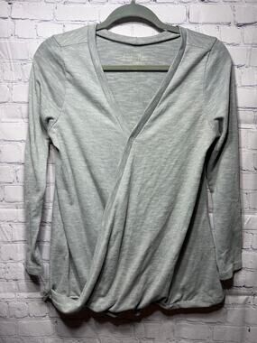 Latched Mama Long Sleeve V-Neck Crossover Front Top Gray Sz S Nursing Friendly